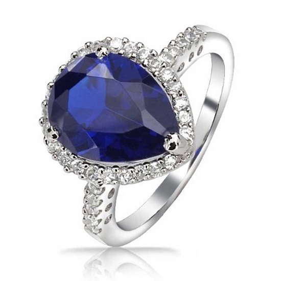 pear-cut-engagement-ring-halo pear-cut-engagement-ring-halo