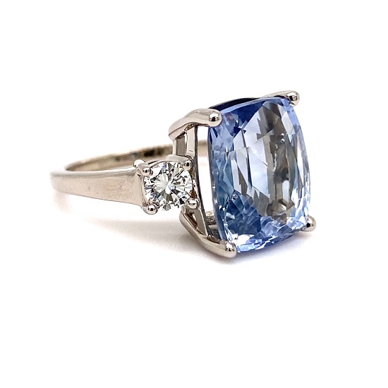 Pretty-Pastel-Engagement-Rings-Pale-Sapphire