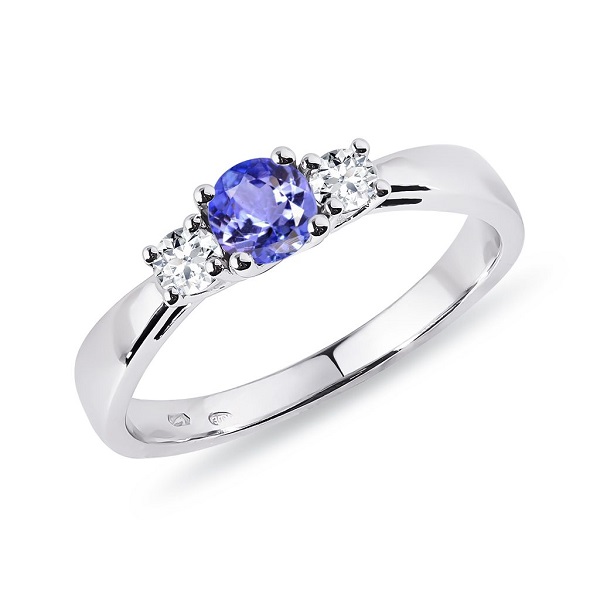 Breathtaking-Winter-Inspired-Engagement-Rings-Tanzanite-Trinity