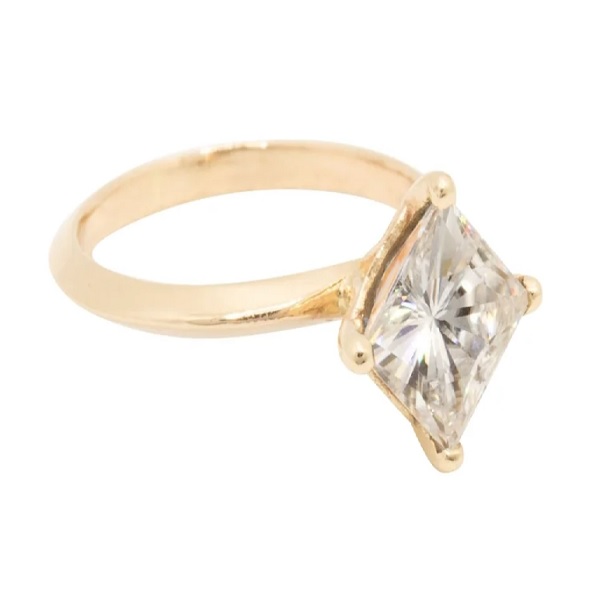 Tilted-Engagement-Rings-Classic-Princess