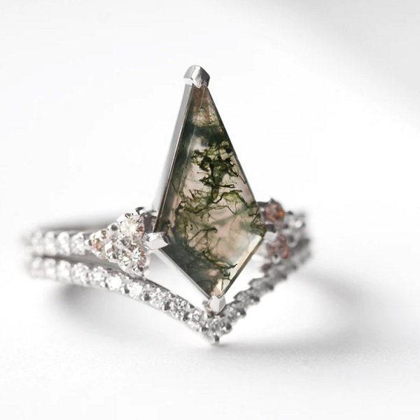 Contemporary-Kite-Set-Engagement-Rings-Moss-Agate