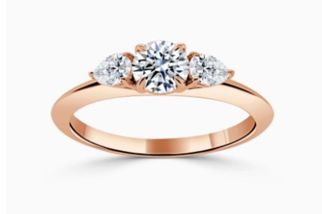 Rose Three-Stone Rose Three-Stone